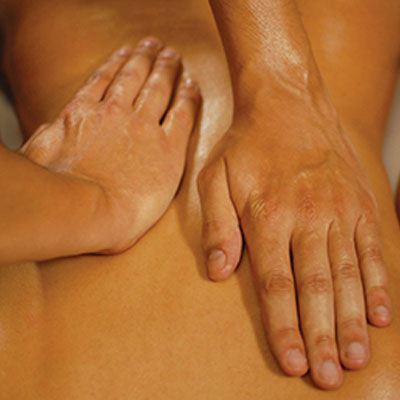 Massagem geral que utiliza técnicas específicas para aliviar tensões e stress. proporciona um equilíbrio entre corpo e mente que conduz a uma harmonia e bem-estar total.